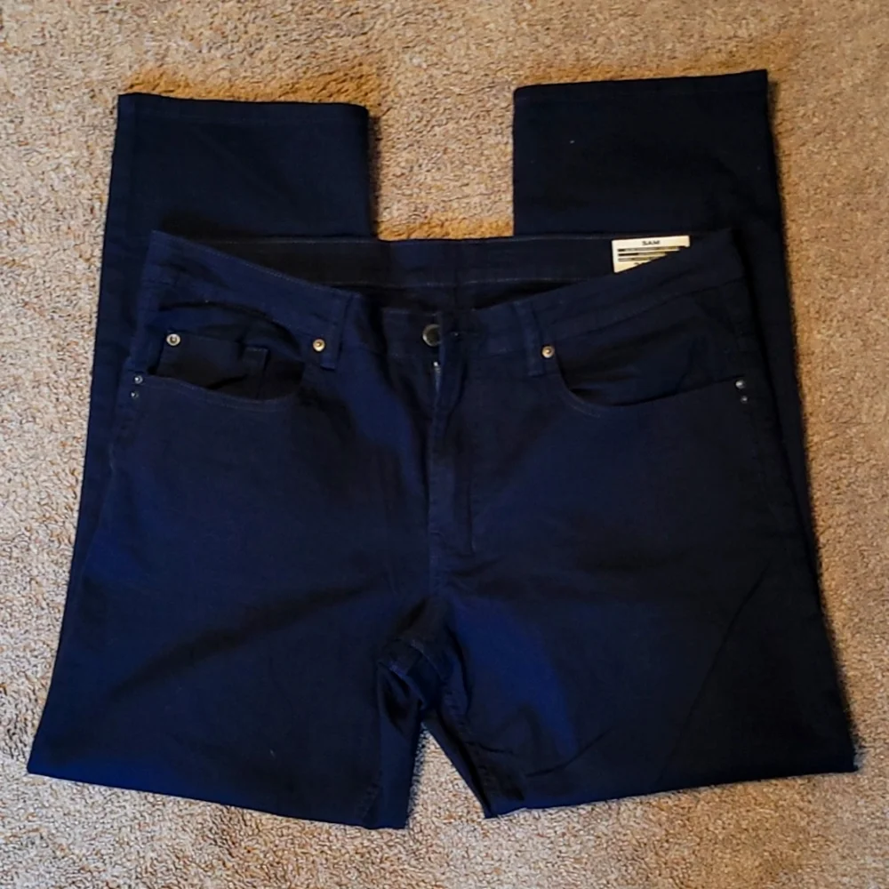 Brand New 36x30 David Bitton Jeans - Picture 1 of 3